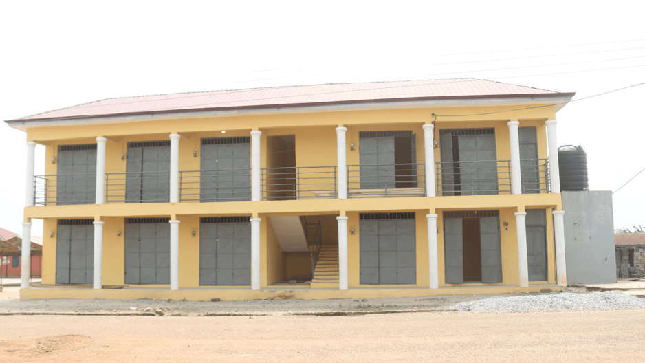 10-Unit Market Stores at Akim Bieni