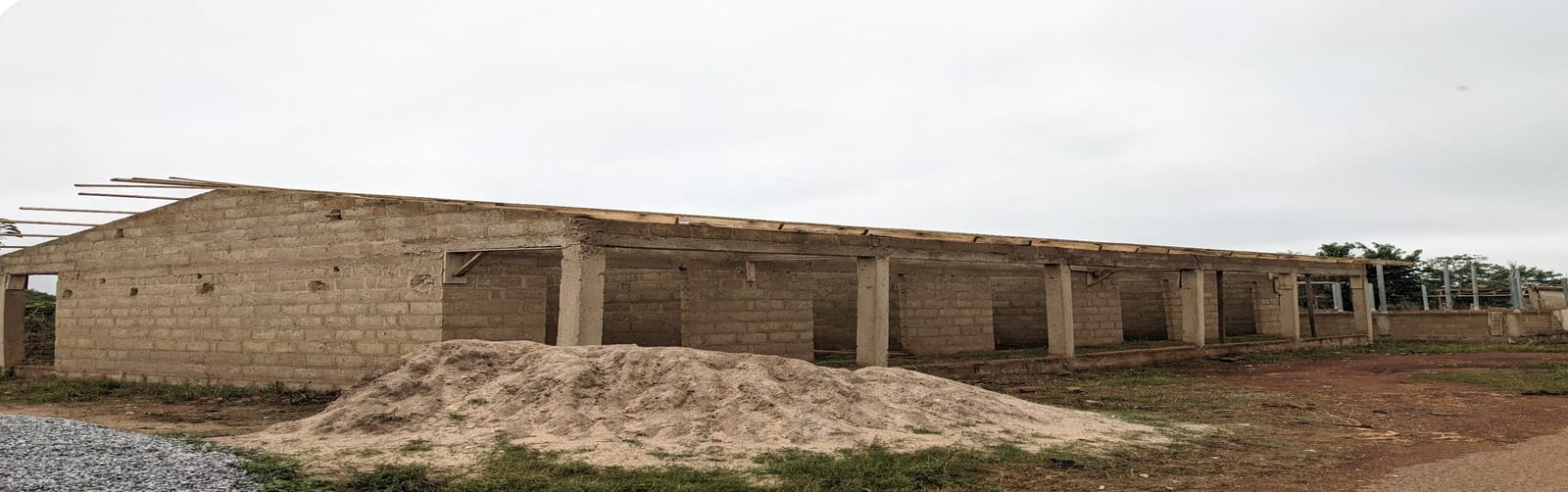 10 Lockable Stores at Pokukrom