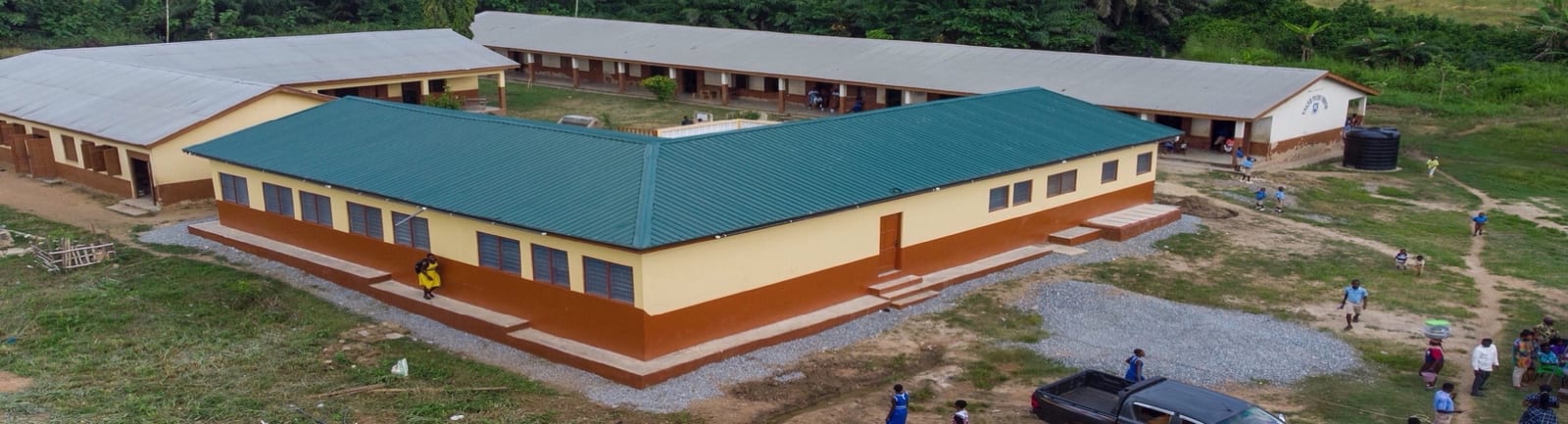 2-Unit Kg Block With Ancillary Facilities.
