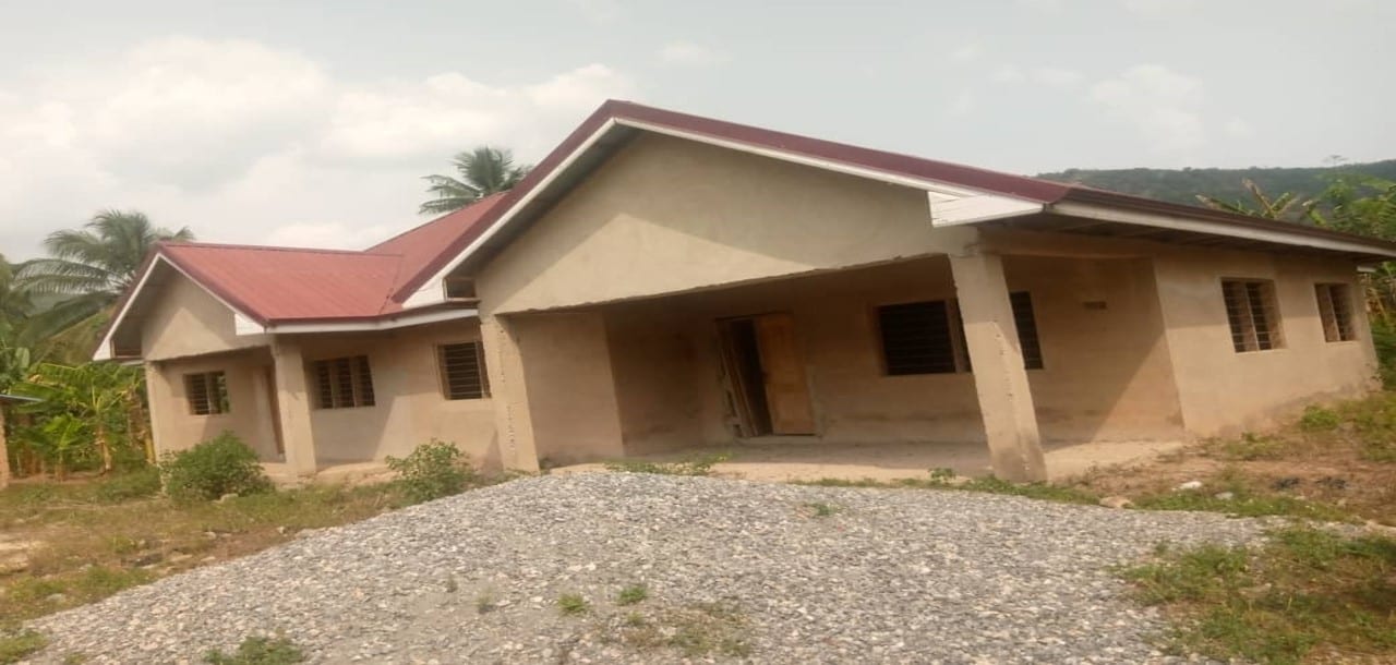 CHPS Compound with Ancillary Facilities at Ahyiresu