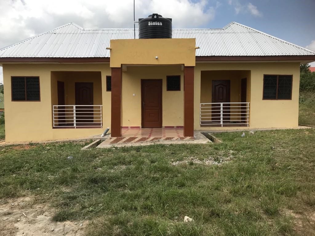 1No. 3-unit Single Room Self-Contained Teachers' Quarters with Mechanized Borehole at Akropong