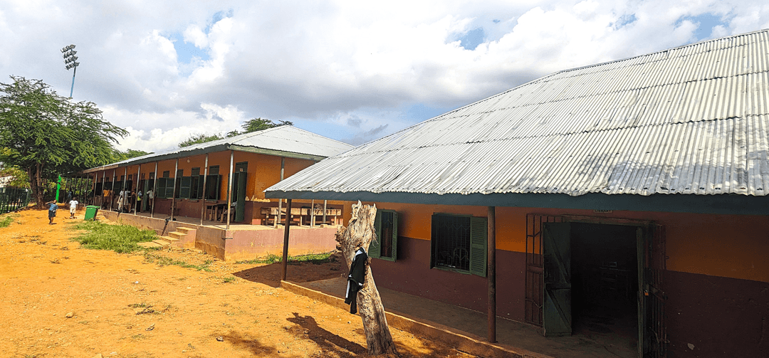 Re-roofing of Asafo Amakom MA JHS