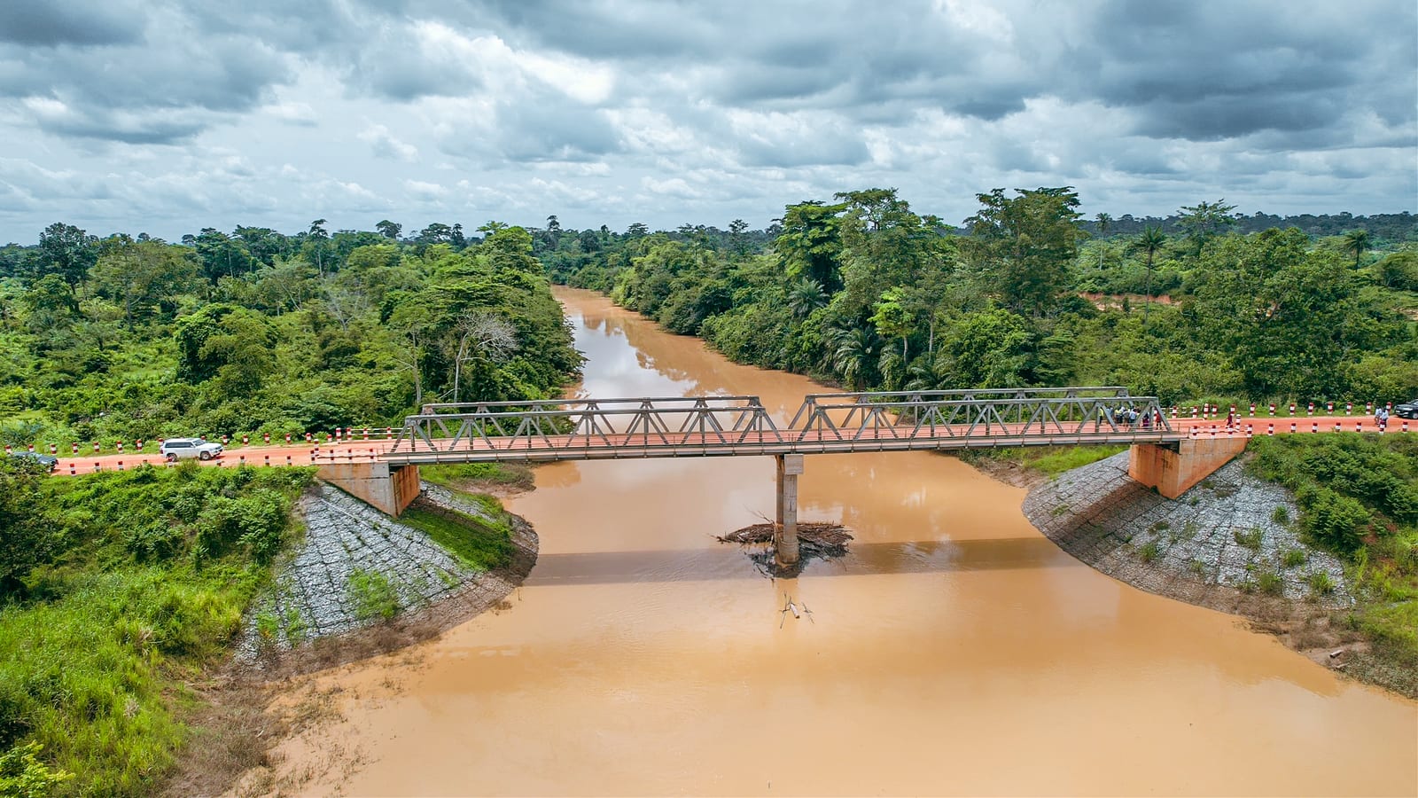 Construction of 70 Meter Steel Bridge Over Pra River