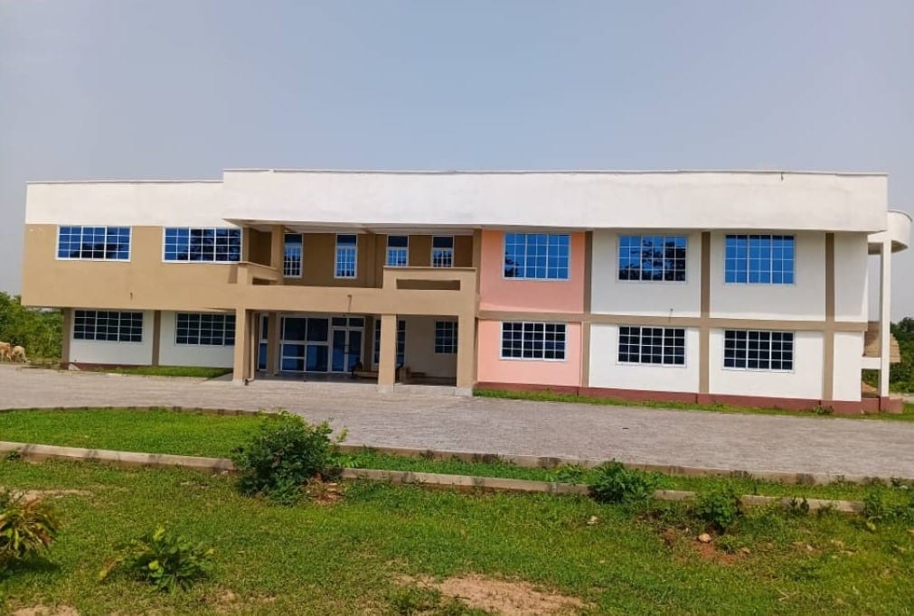 Construction of Department of Agric Regional Office with Staff Residence at Bole