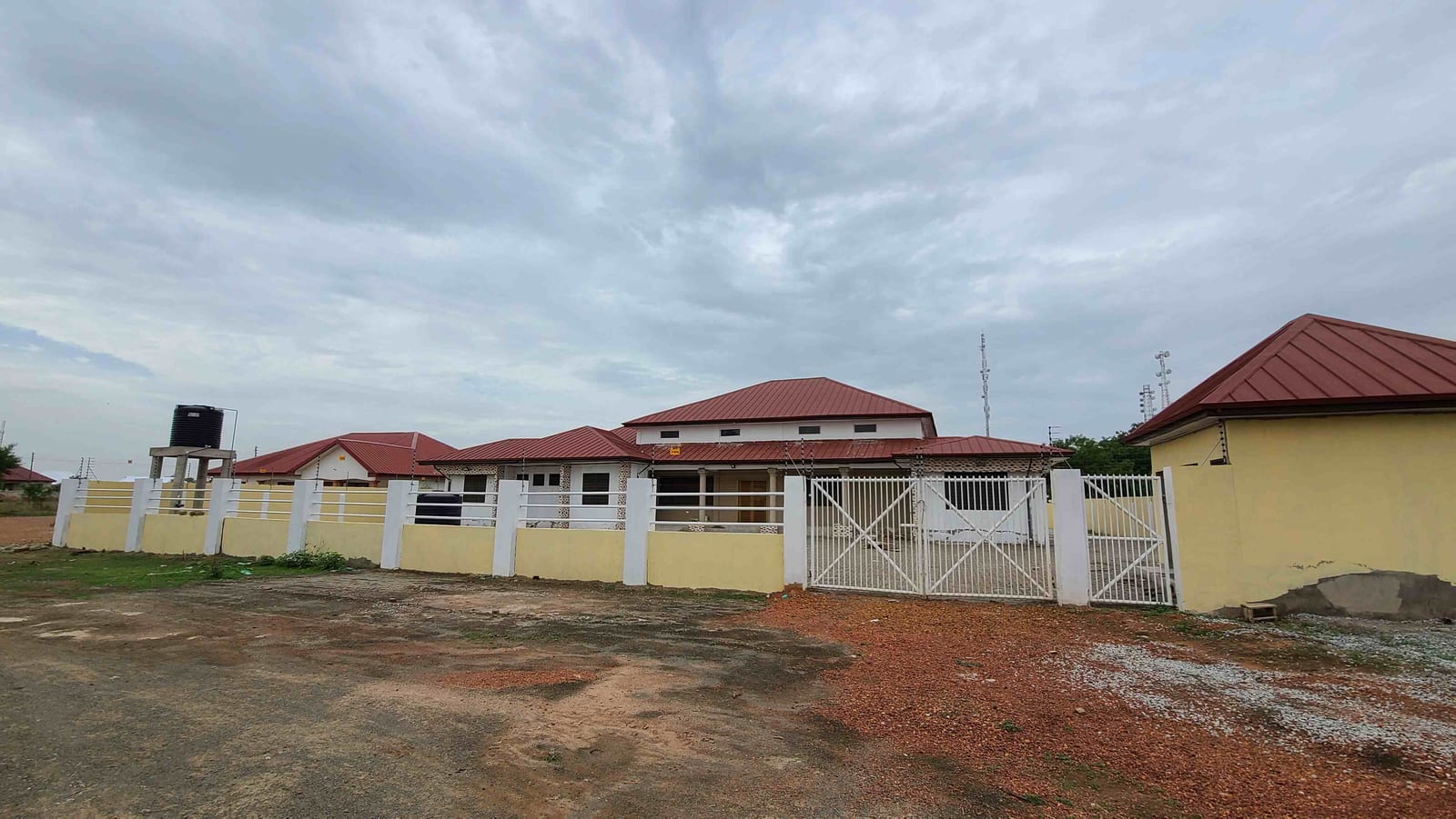Construction and furnishing of a District Magistrate Court at Buipe