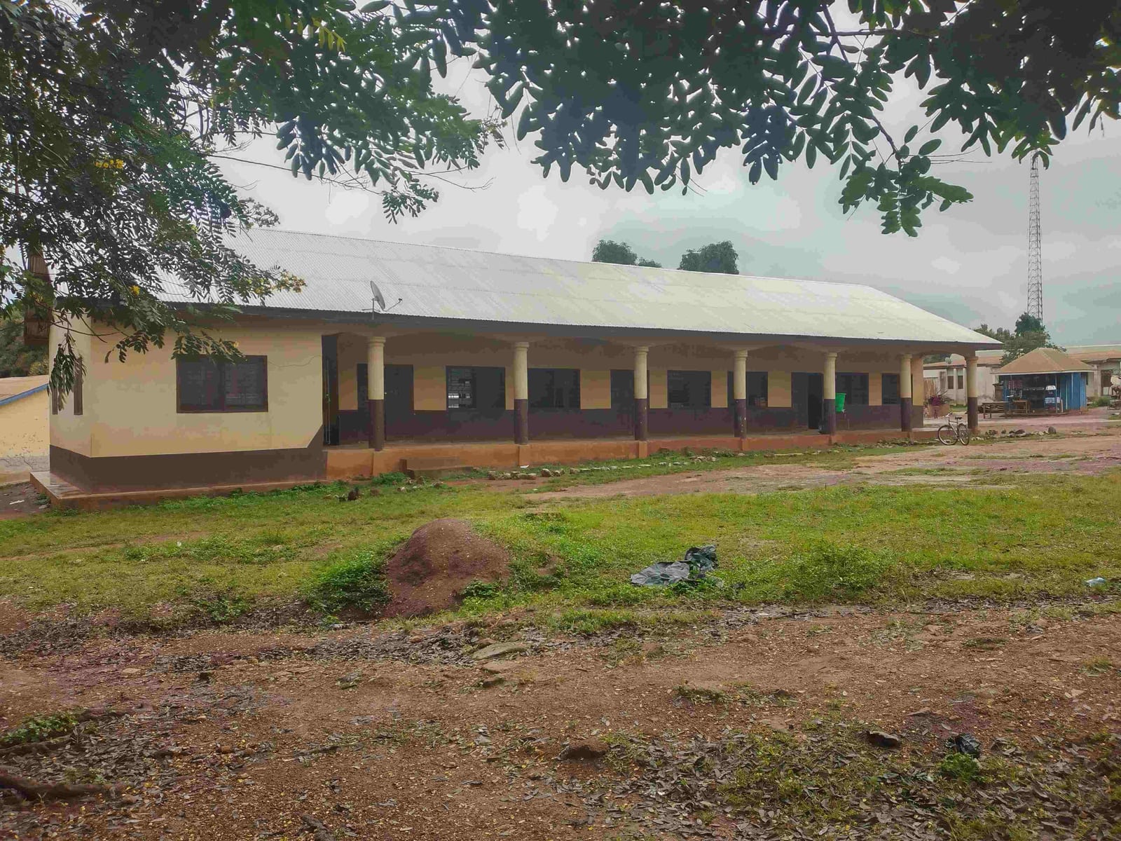 1 No. 3 Unit Classroom Block with Ancillary Facilities and Furnishing at Bona (Drobo) JHS