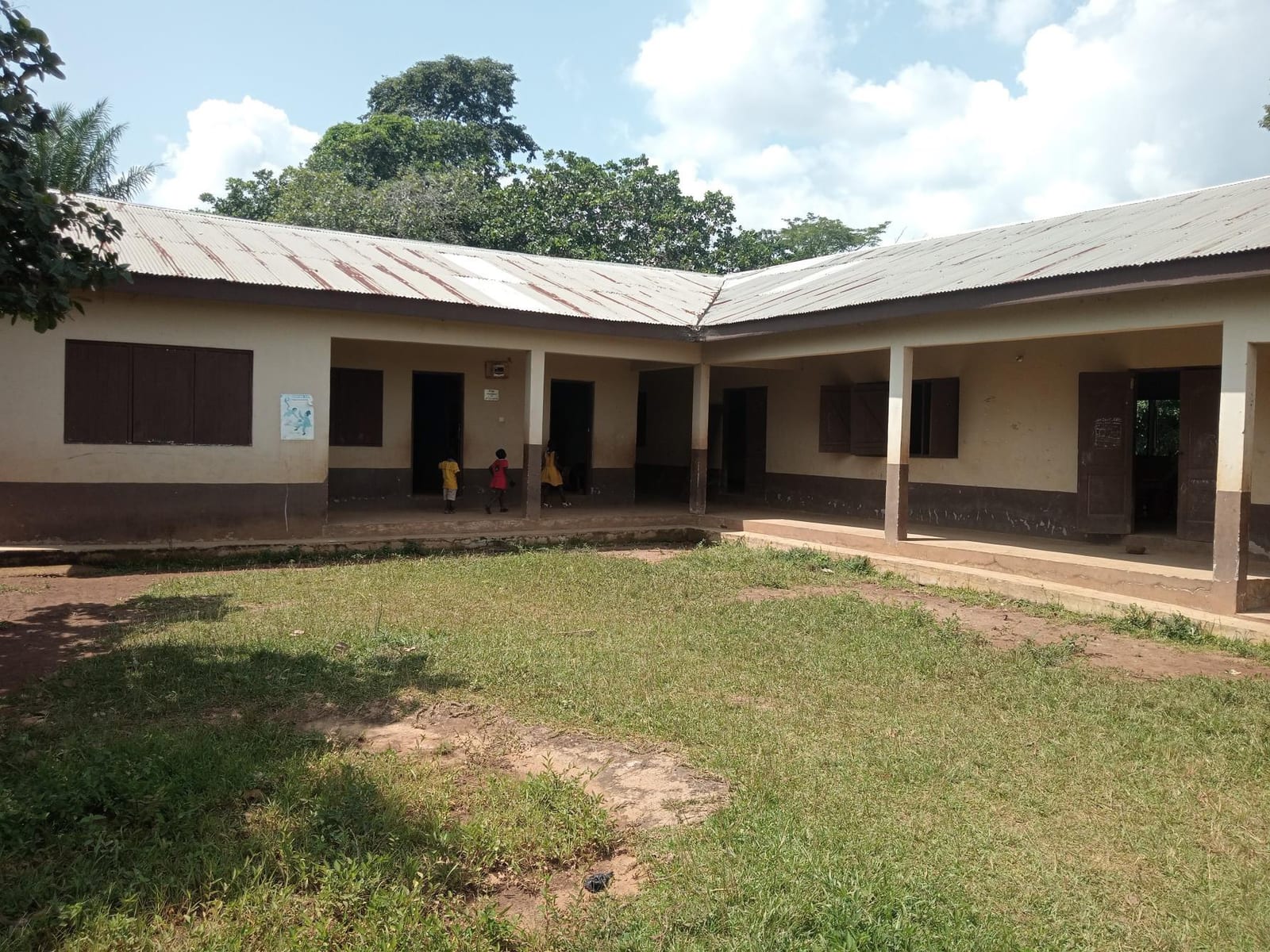 Construction of 6-Unit classroom block at Mantukwa