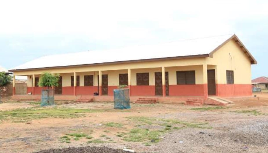 Construction of 3 unit classroom block with urinal at Zosimli Girls School