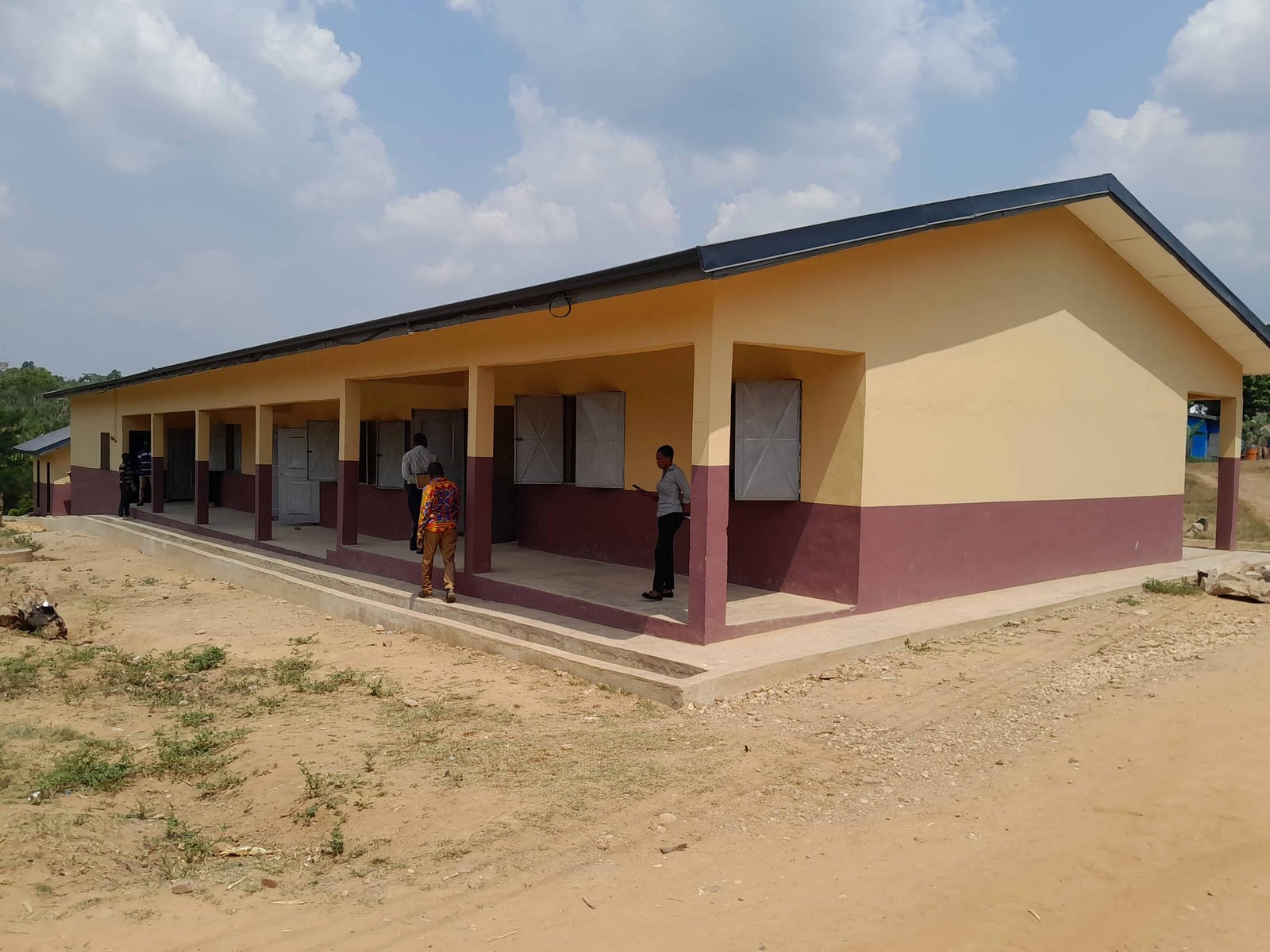 Construction of 3 Unit Classroom Block with Ancillary Facilities at Owurakesim